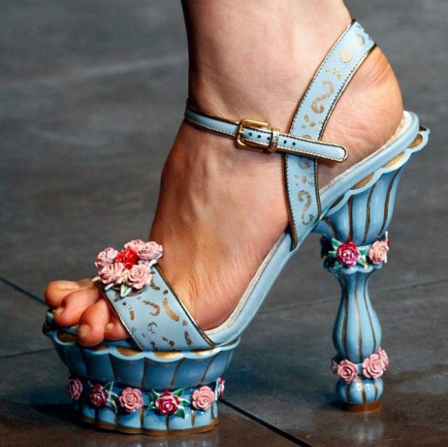 Dolce--Gabbana-fashion-brand-collection-trends-accessories-image-8