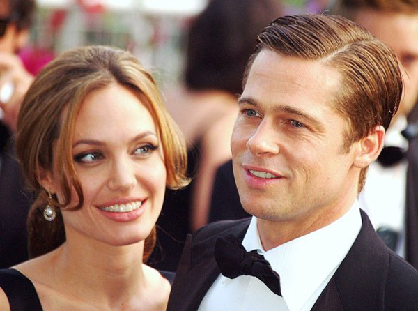 News-stars-surprise-marriage-Brad-Pitt-and-Angelina-Jolie-2