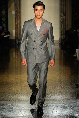 Moschino-for-men-new-collection-autumn-winter-fashion-trends-image-10