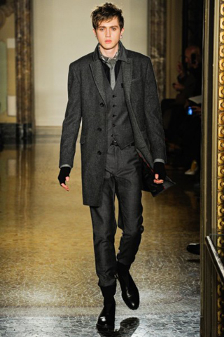 Moschino-for-men-new-collection-autumn-winter-fashion-trends-image-8