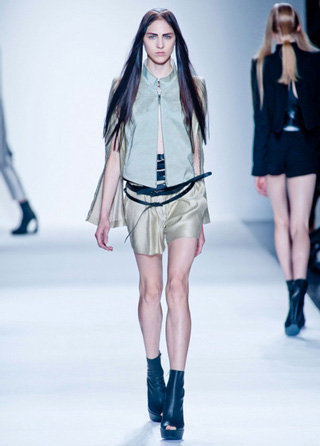 Ann-Demeulemeester-for-women-new-collection-spring-summer-images-7