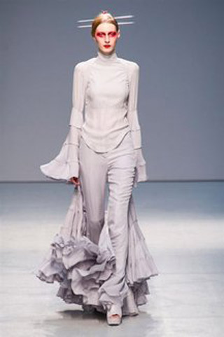 Gareth-Pugh-clothing-fashion-women-collection-spring-summer-image-10