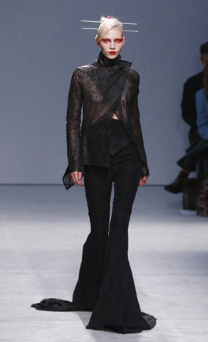 Gareth-Pugh-clothing-fashion-women-collection-spring-summer-image-5