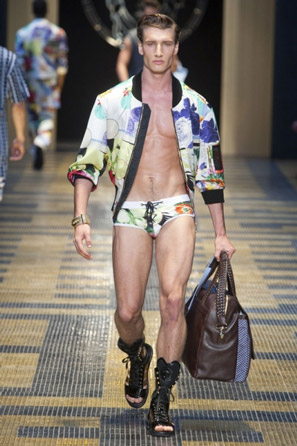 Versace-clothing-for-men-collection-spring-summer-fashion-image-5