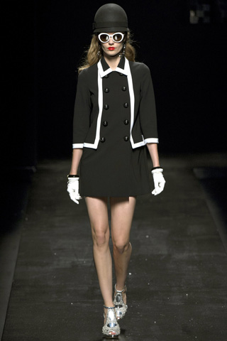 Moschino-fashion-new-collection-spring-summer-2013-women-picture-5