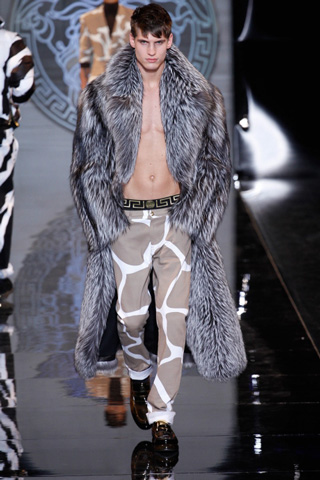 Versace-new-collection-clothing-fall-winnter-2013-fashion-picture-4