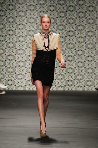 Iceberg-fashion-new-collection-spring-summer-dresses-trends-picture-4