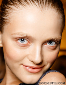 Akris-new-trends-fashion-tips-beauty-with-makeup-look-face