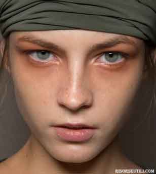 Max-Mara-new-trends-fashion-tips-beauty-with-makeup-look-6