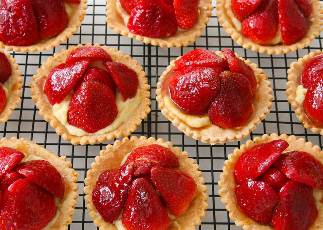 Beauty-and-wellness-with-strawberry-for-nutrition-and-health-tartlets