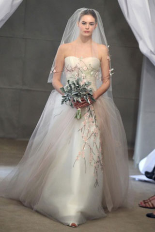 Carolina-Herrera-collection-wedding-dresses-fashion-2013-bridal-4