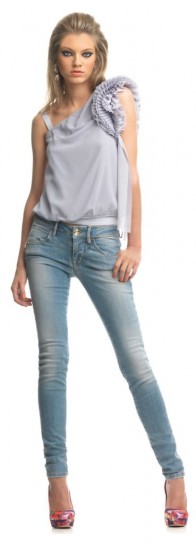 Gray top and skinny jeans spring summer 2013 Fornarina