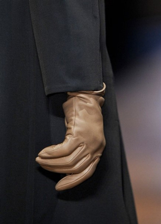 Cerruti-accessories-in-shops-fashion-collection-fall-winter