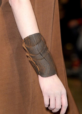 Donna-Karan-lifestyle-trends-bracelets-fall-winter-look-2014