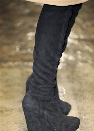 Donna-Karan-trends-lifestyle-fashion-boots-fall-winter-look-2014