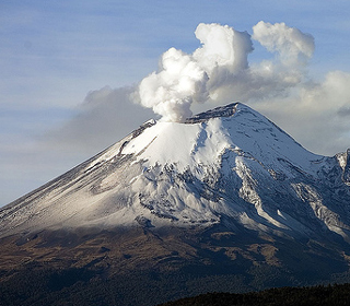 World-News-New-UFO-sighting-filmed-by-webcam-Popocatepetl-volcano